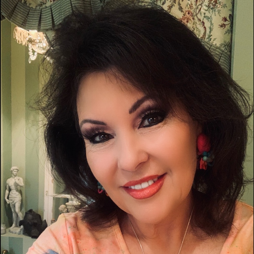 Meet your Posher, Denise